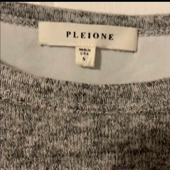 Pleione Cold Shoulder Top - Picture 3 of 4